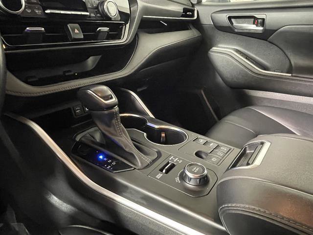 Used 2023 Toyota Highlander XSE image 21