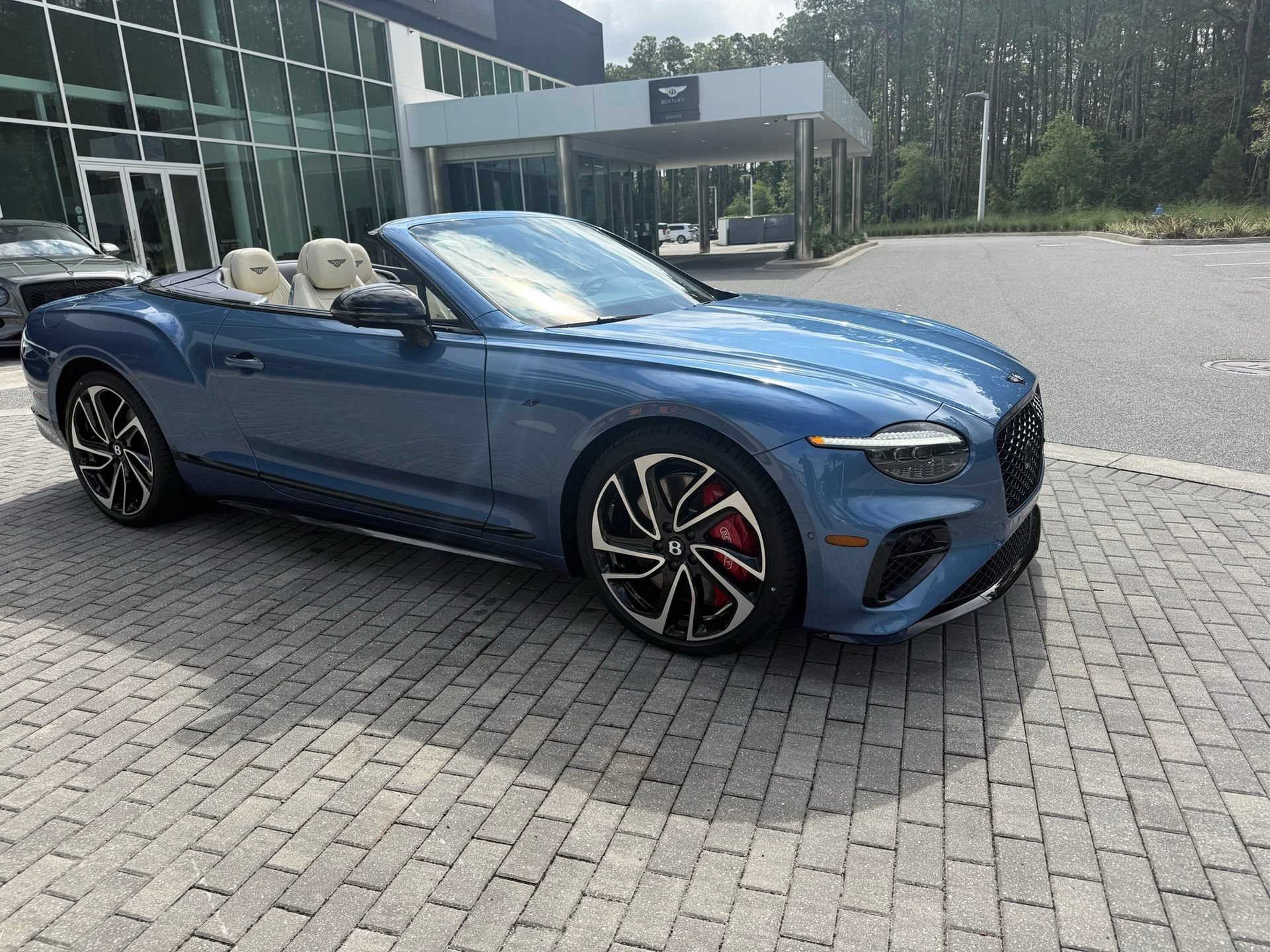 New 2026 Bentley Continental GTC AWD/4WD image 3