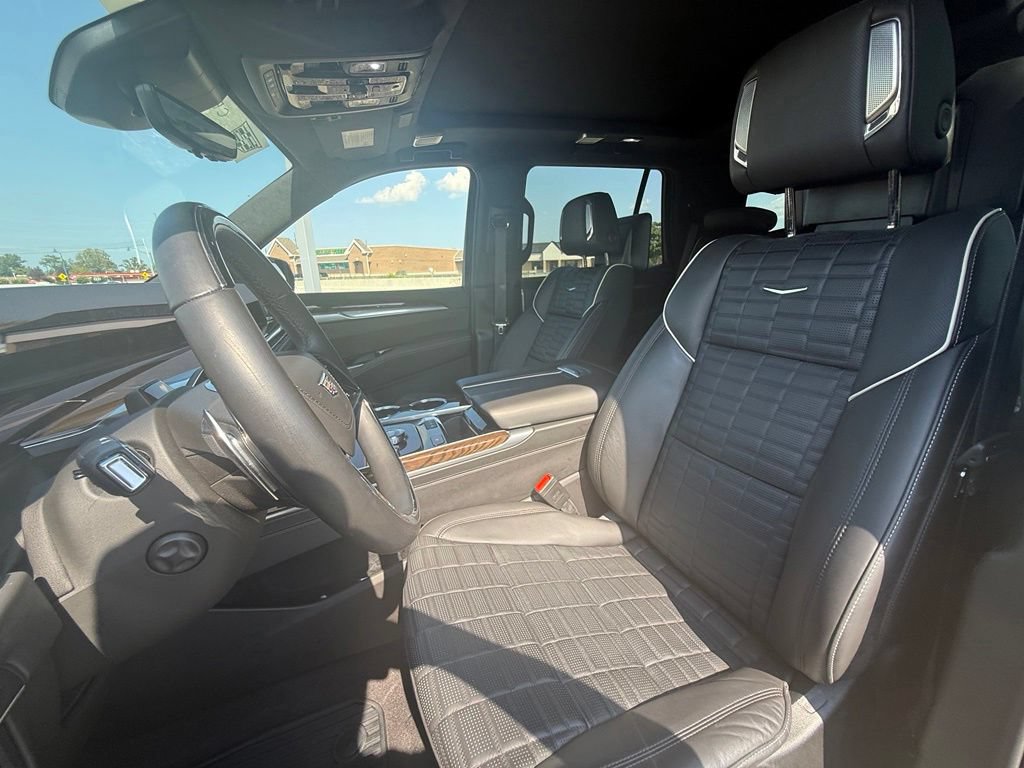 Certified 2025 Cadillac Escalade Sport Platinum w/ LPO, ONYX Package AWD/4WD image 27