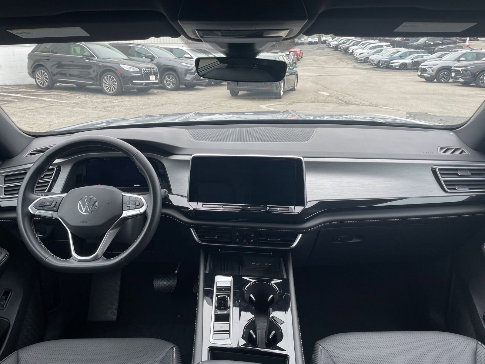 Used 2025 Volkswagen Atlas Cross Sport SE image 33