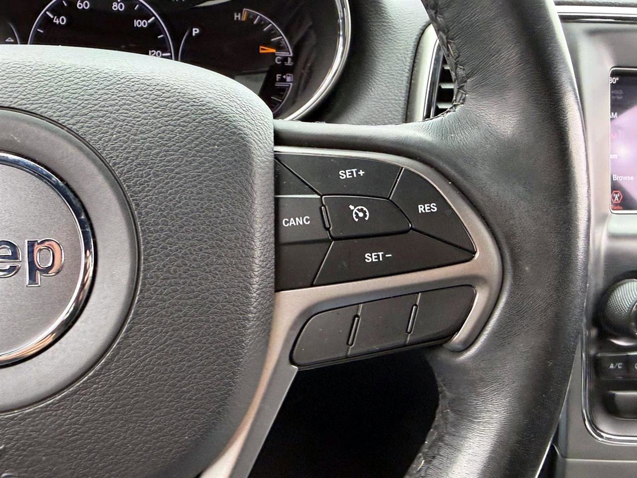 Used 2019 Jeep Grand Cherokee Laredo image 23