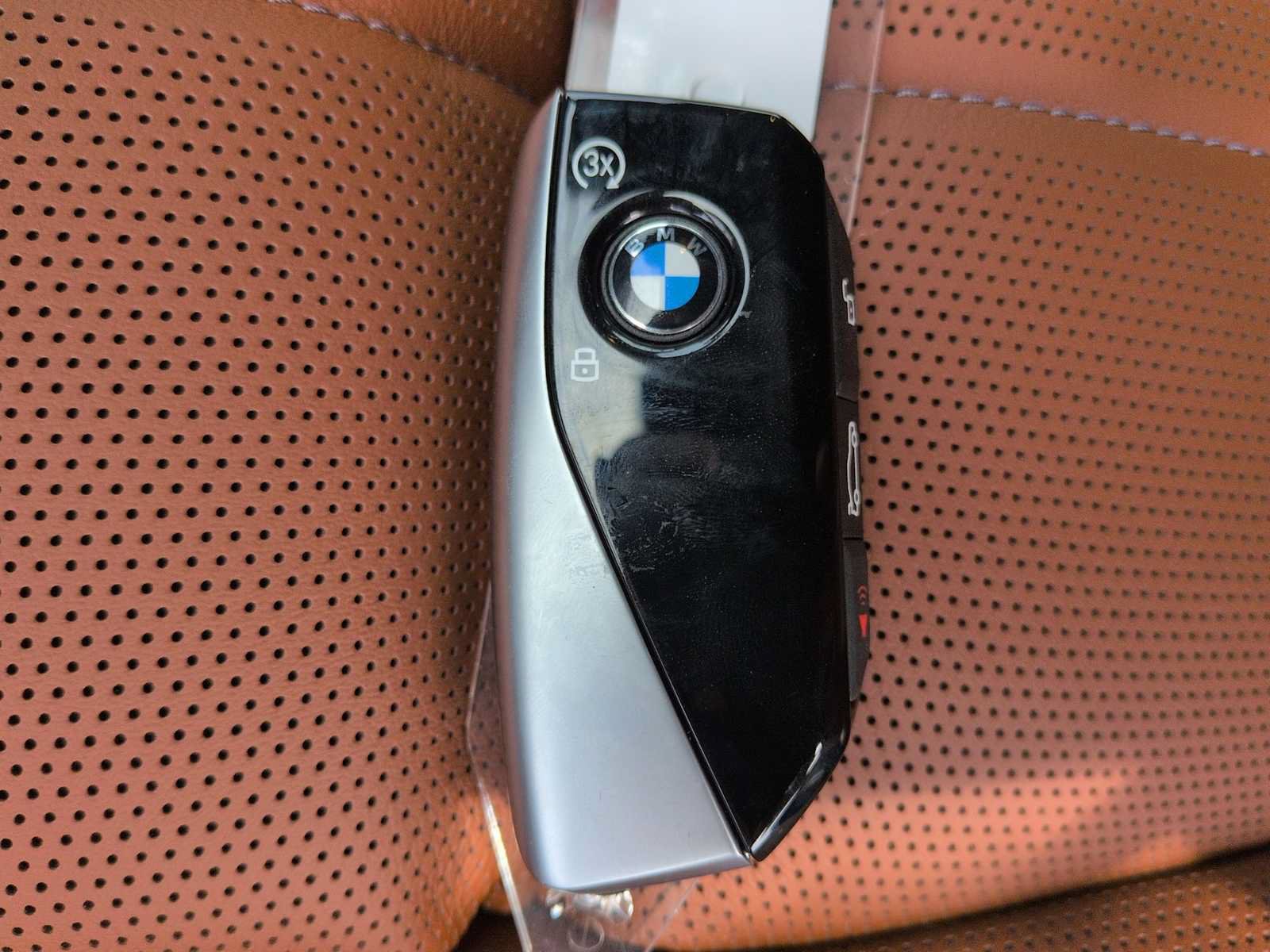 New 2026 BMW 750e xDrive AWD/4WD image 37