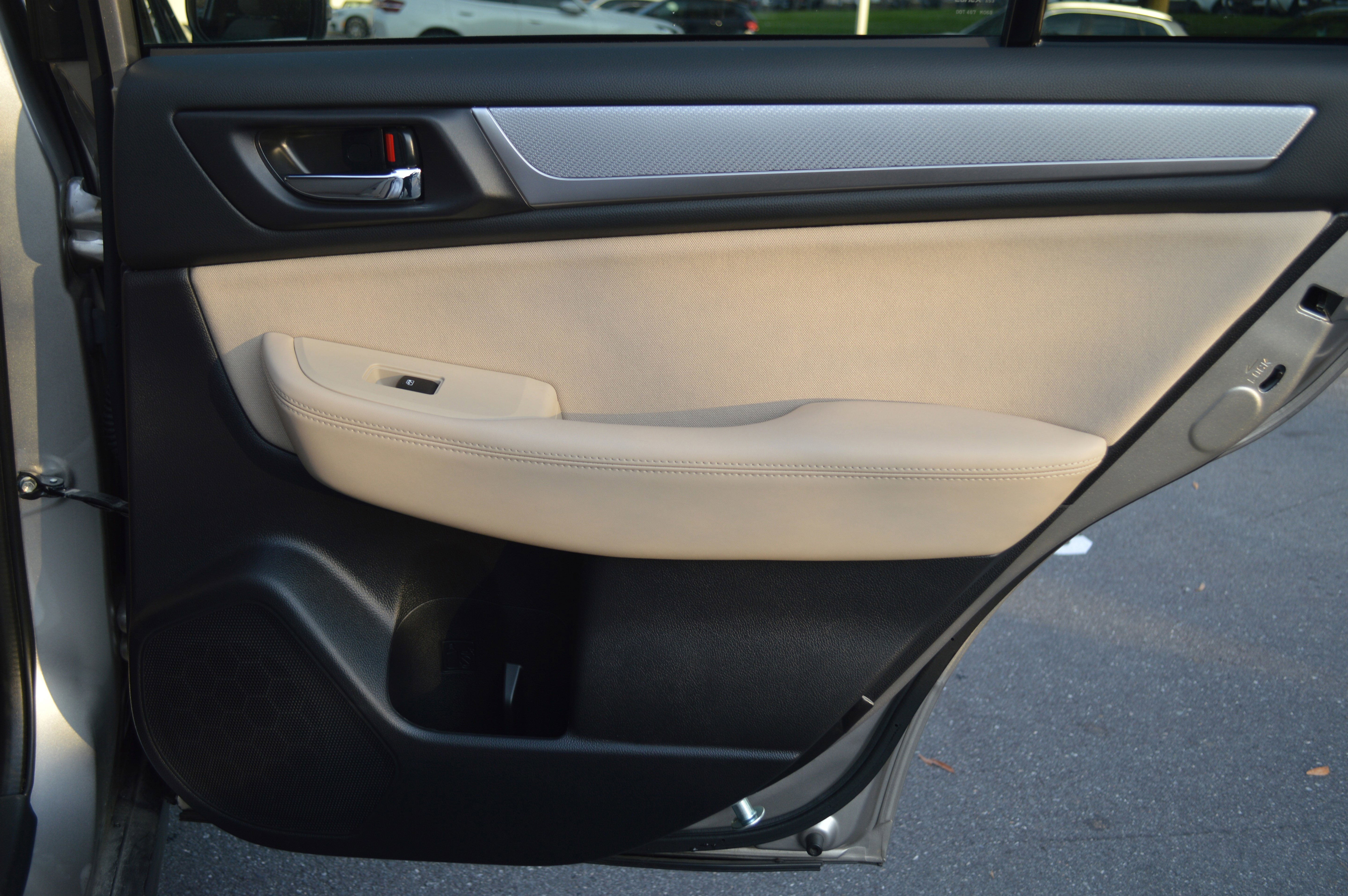 Used 2018 Subaru Outback 2.5i Premium image 32