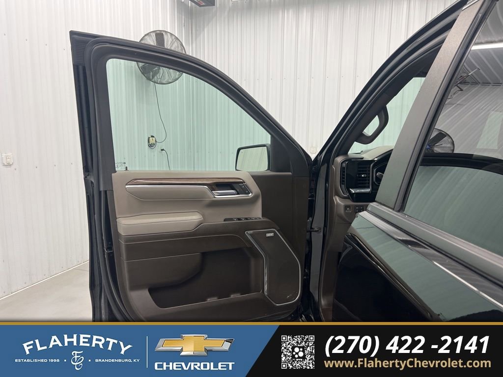 Used 2023 Chevrolet Silverado 1500 LT Trail Boss w/ Convenience Package II image 8