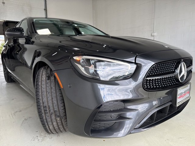 Used 2022 Mercedes-Benz E 350 4MATIC Sedan w/ AMG Line Exterior image 3
