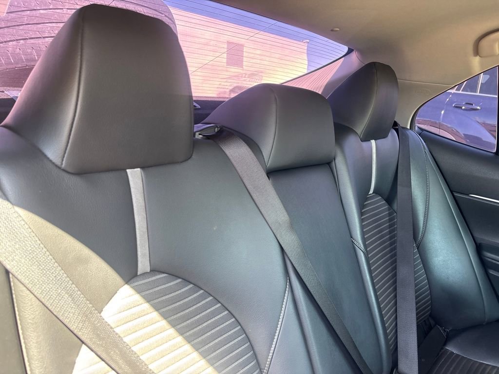 Used 2018 Toyota Camry SE w/ Convenience Package image 10