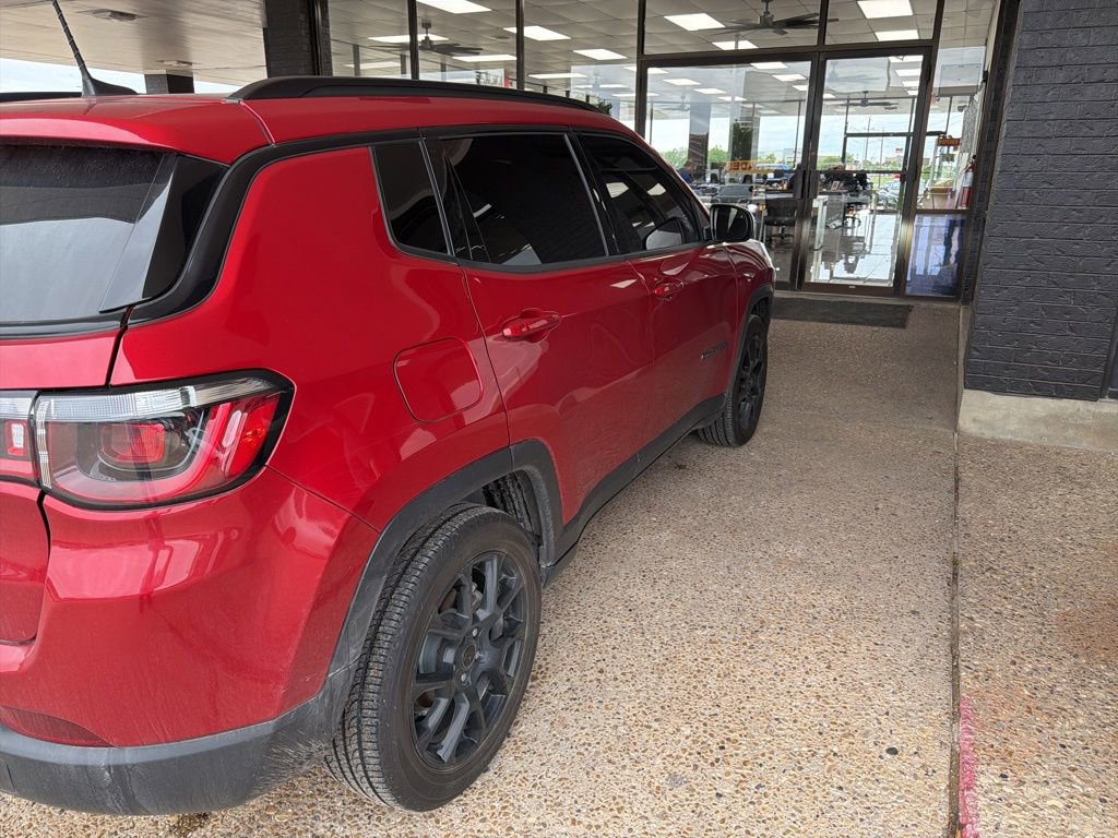Used 2025 Jeep Compass Latitude w/ Altitude Special Edition AWD/4WD image 5