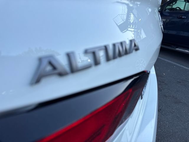 Used 2025 Nissan Altima 2.5 SV FWD image 27
