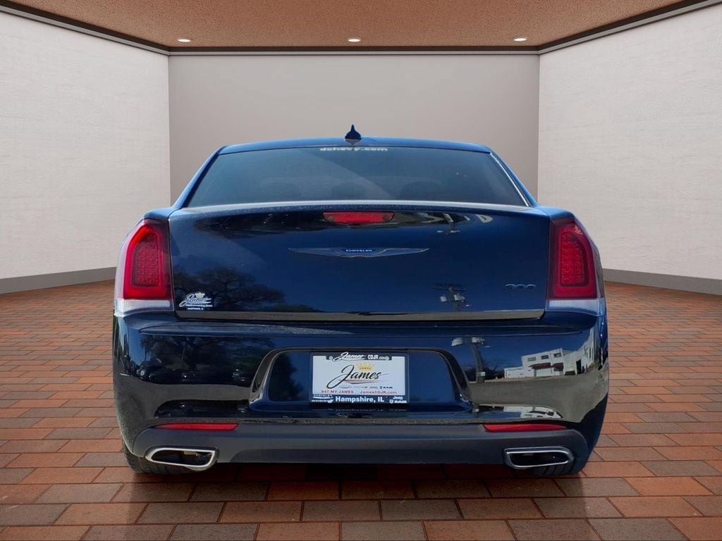 Used 2023 Chrysler 300 Touring w/ Sport Appearance Package RWD image 5