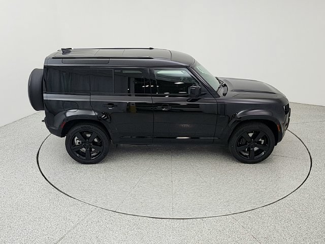 New 2026 Land Rover Defender 110 X-Dynamic SE AWD/4WD image 16