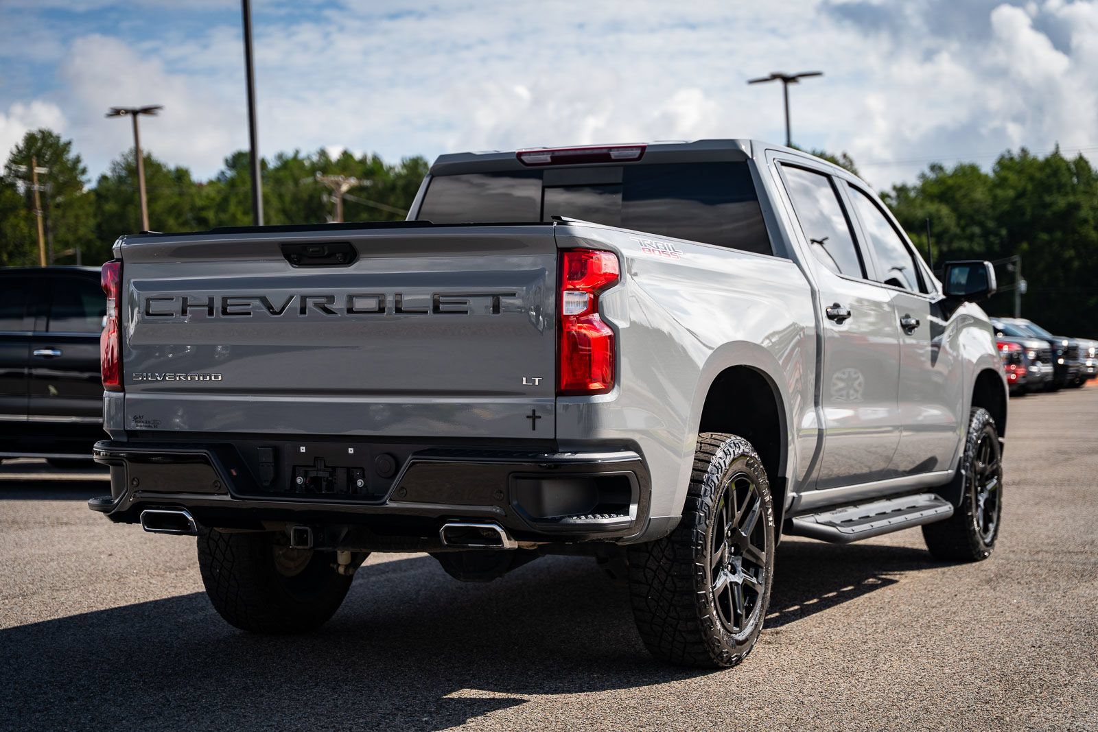 Used 2024 Chevrolet Silverado 1500 LT Trail Boss w/ Convenience Package II AWD/4WD image 7