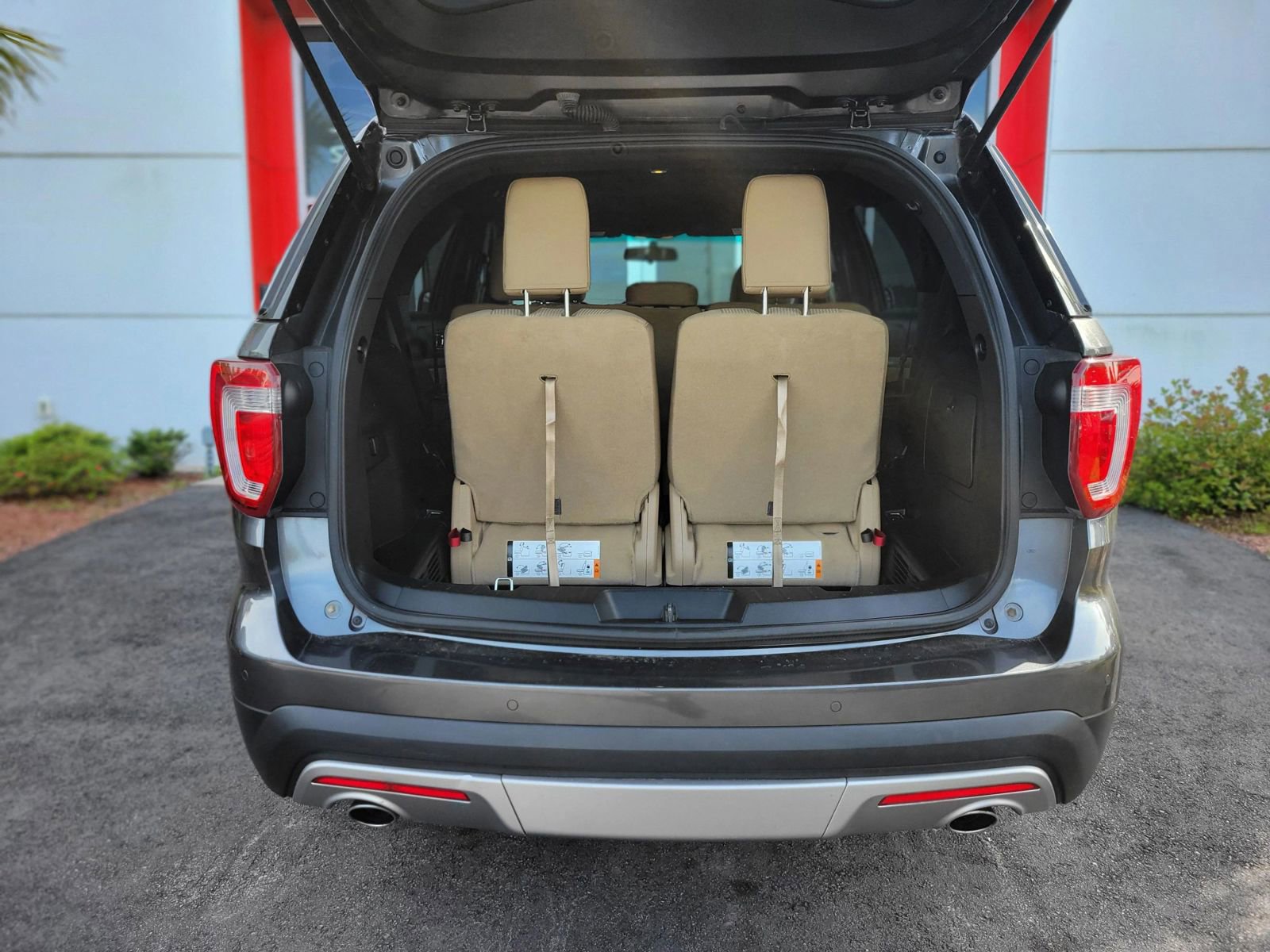 Used 2016 Ford Explorer XLT AWD/4WD image 19