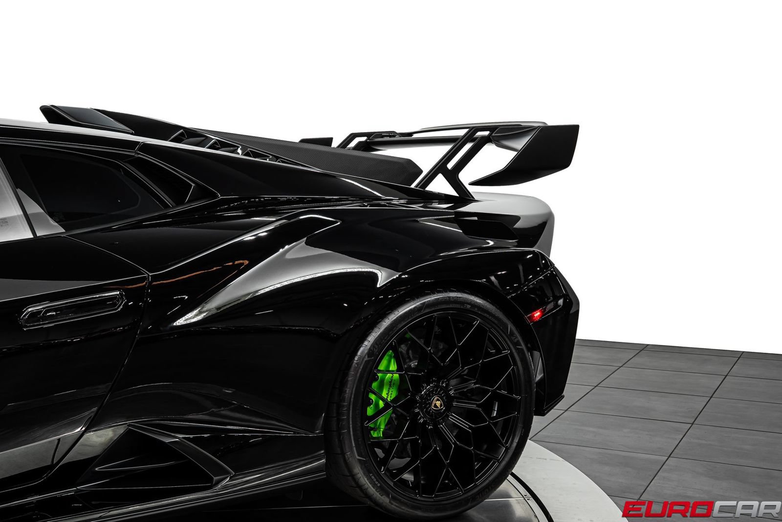Used 2022 Lamborghini Huracan STO RWD image 19