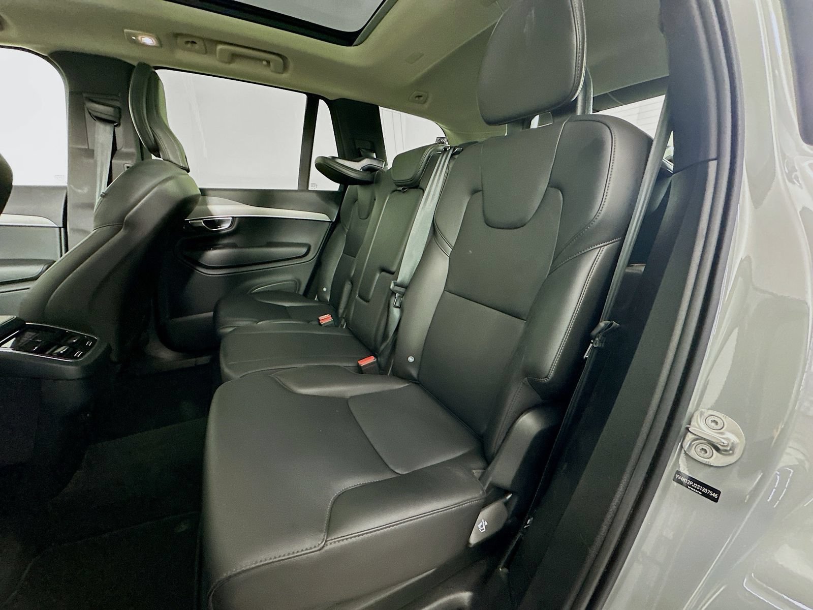 Used 2025 Volvo XC90 B5 Core AWD/4WD image 24