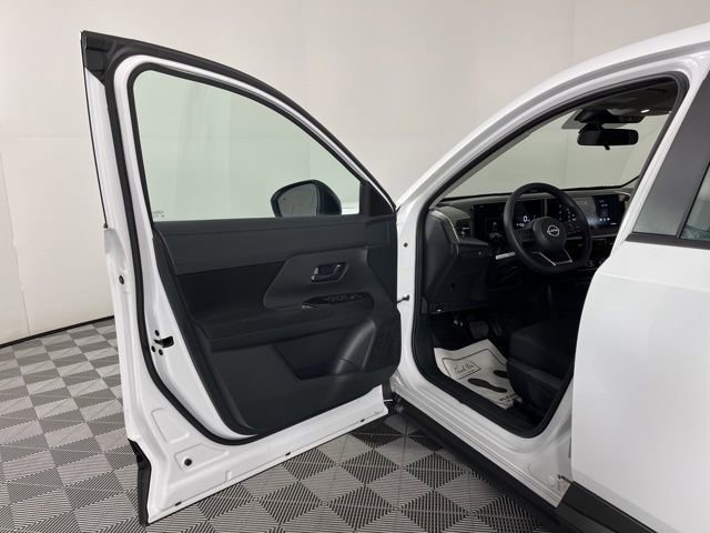 Used 2026 Nissan Kicks S FWD image 17