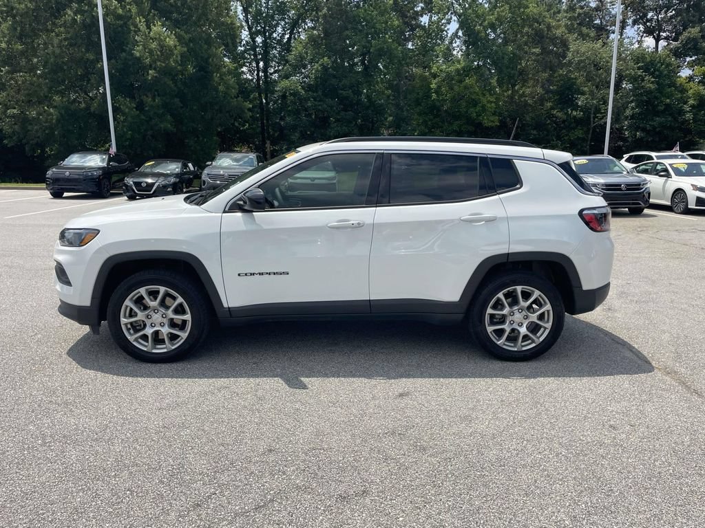 Used 2024 Jeep Compass Latitude AWD/4WD image 7