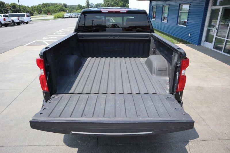 Used 2019 Chevrolet Silverado 1500 High Country w/ Technology Package image 7