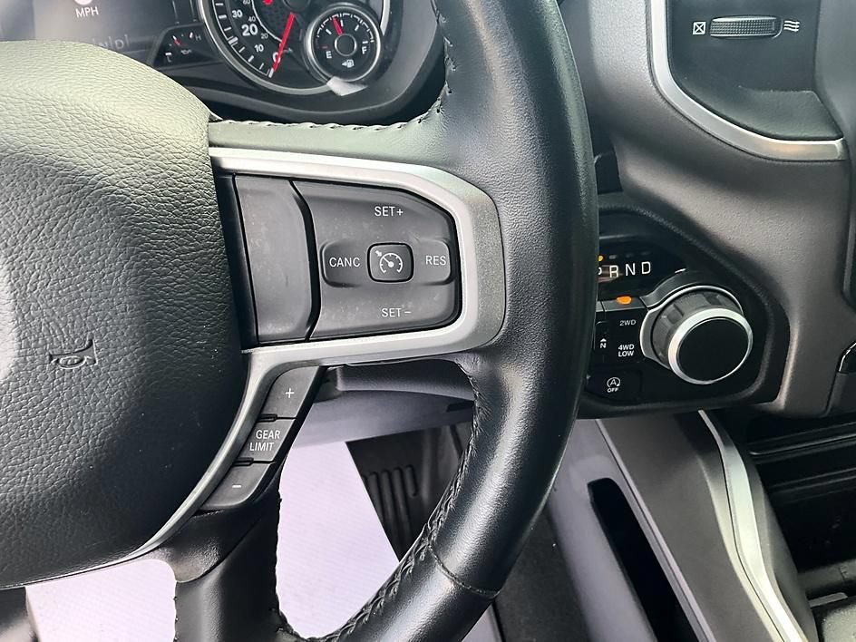 Used 2022 RAM 1500 Big Horn AWD/4WD image 32