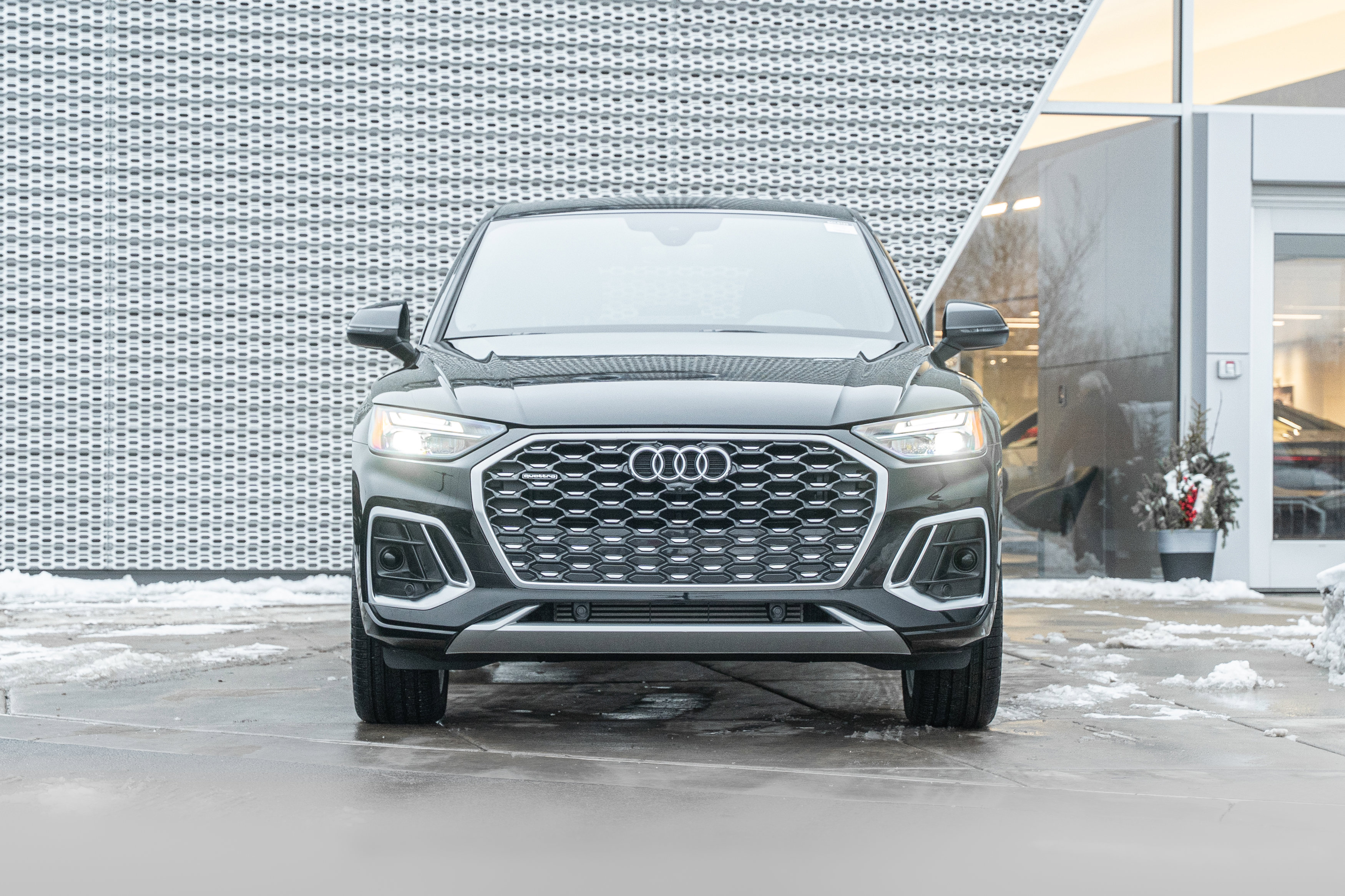 Certified 2025 Audi Q5 2.0T Premium Plus w/ Premium Plus Package image 37