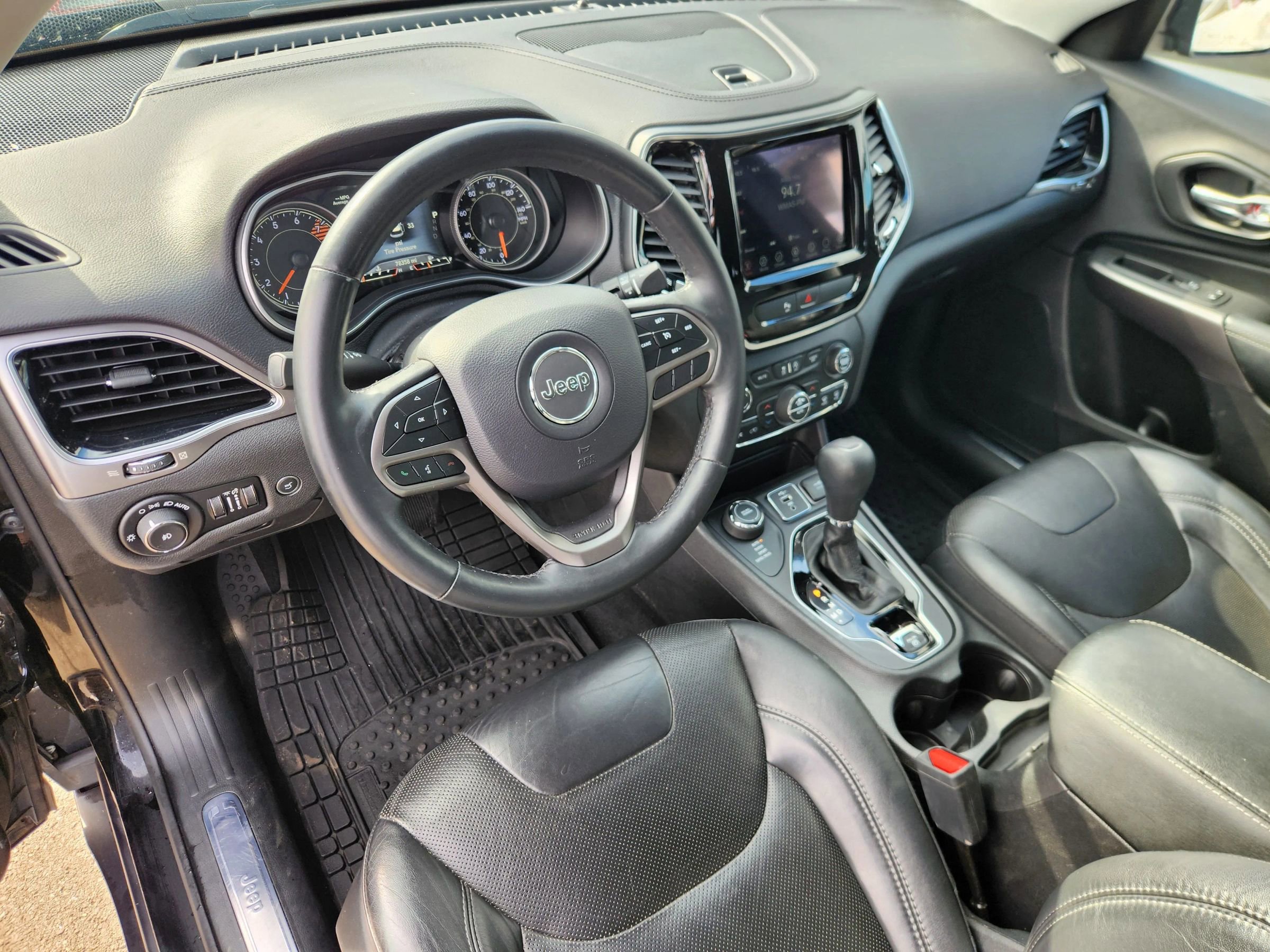 Used 2019 Jeep Cherokee Limited AWD/4WD image 25