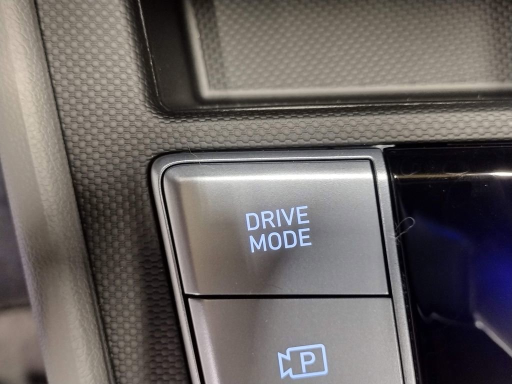 New 2026 Hyundai Elantra SEL Sport FWD image 22