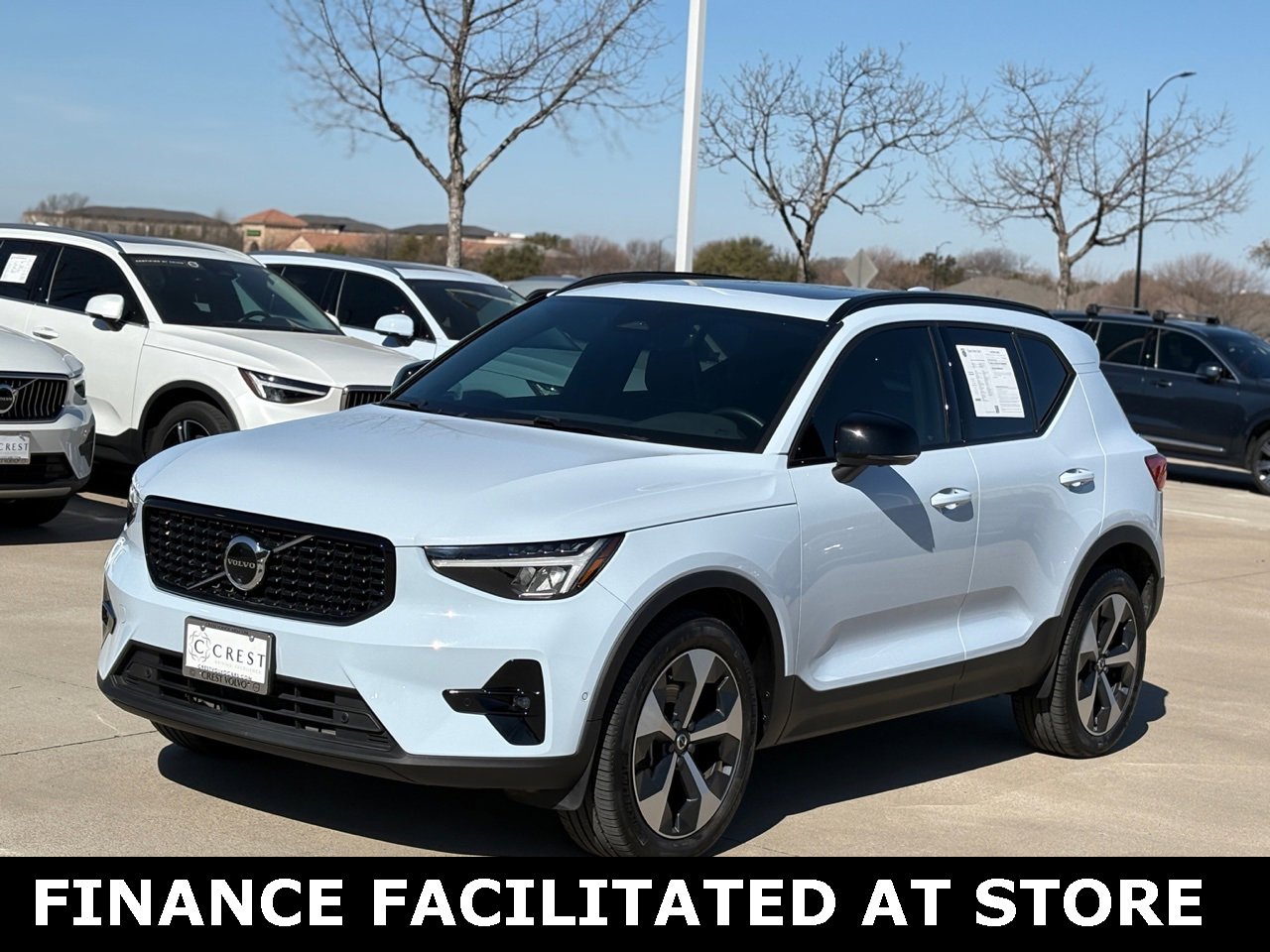 Certified 2025 Volvo XC40 B5 Plus image 5