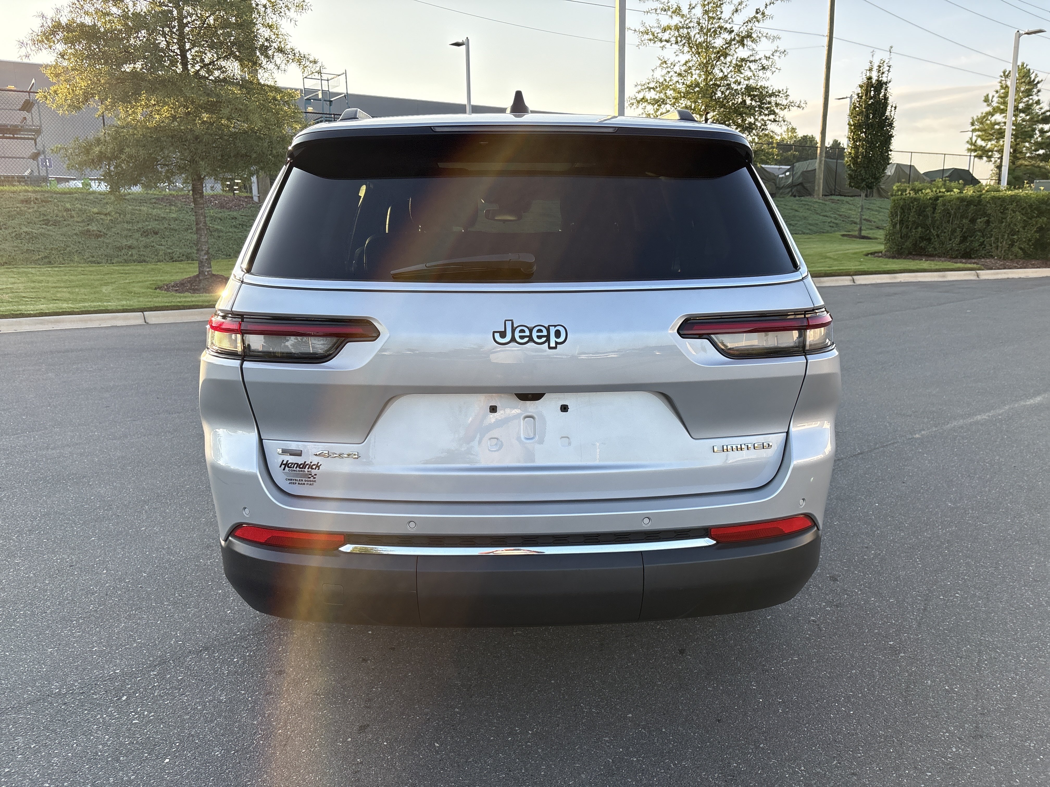 Used 2021 Jeep Grand Cherokee L Limited AWD/4WD image 8