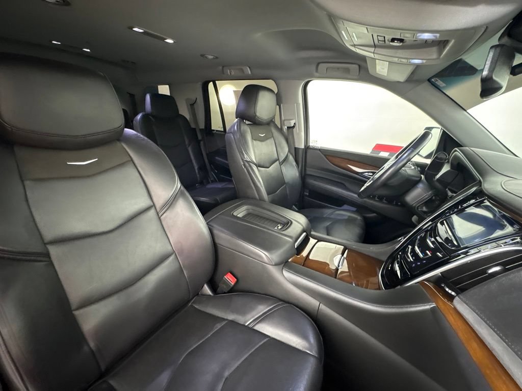 Used 2020 Cadillac Escalade 2WD image 34