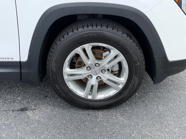 Used 2024 GMC Terrain SLE FWD image 9