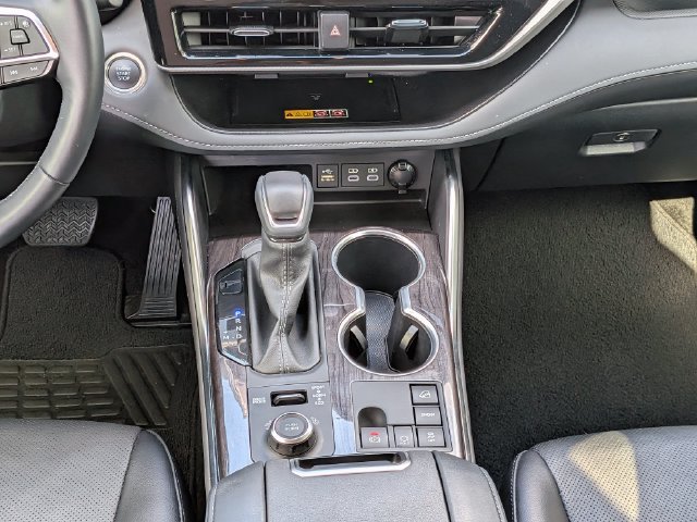 Used 2026 Toyota Highlander Platinum AWD/4WD image 20