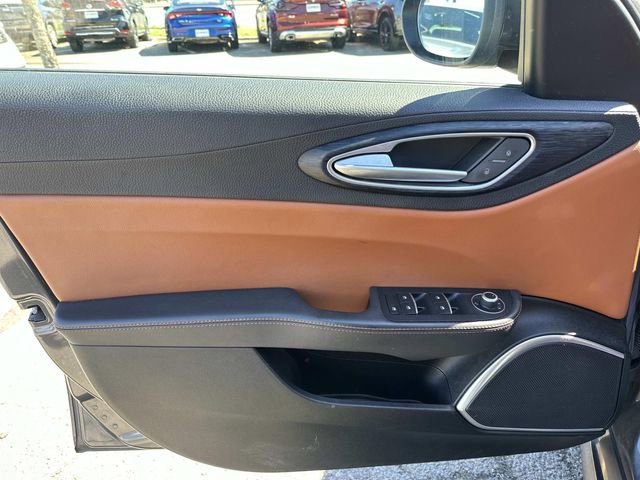 Used 2021 Alfa Romeo Giulia Sprint w/ Nero Edizione image 16