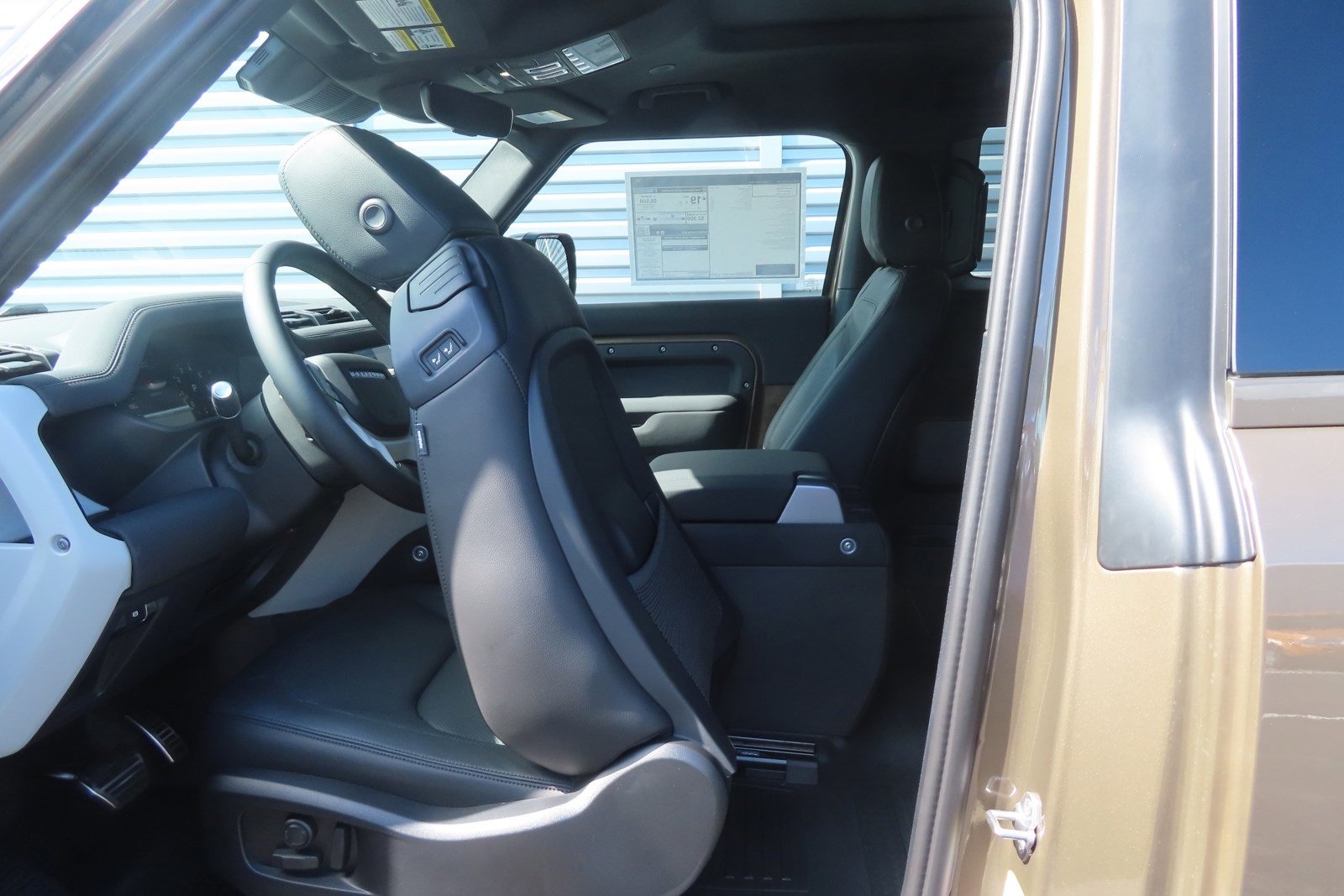 Used 2023 Land Rover Defender 90 S image 7