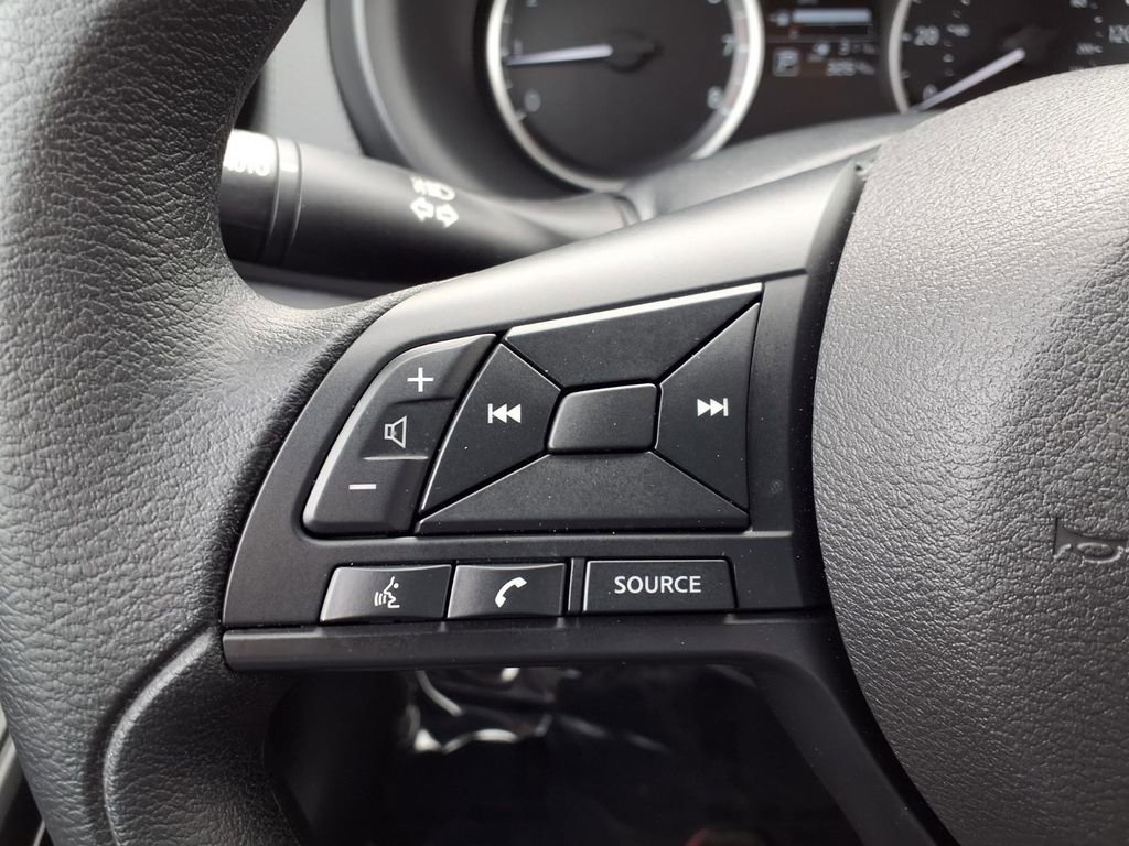 Certified 2025 Nissan Kicks Play S image 13