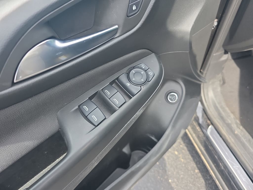 Used 2024 Buick Envista Sport Touring FWD image 13