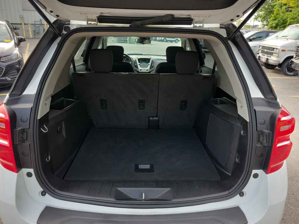 Used 2017 Chevrolet Equinox LT w/ Convenience Package FWD image 11