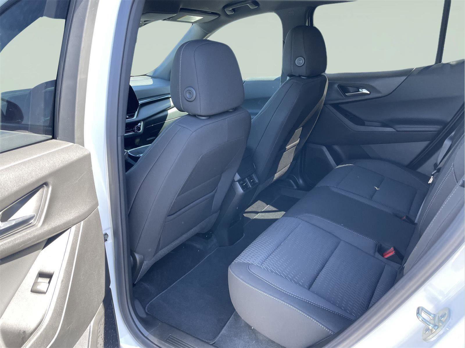 Used 2026 Chevrolet Equinox LT w/ Midnight Edition image 14