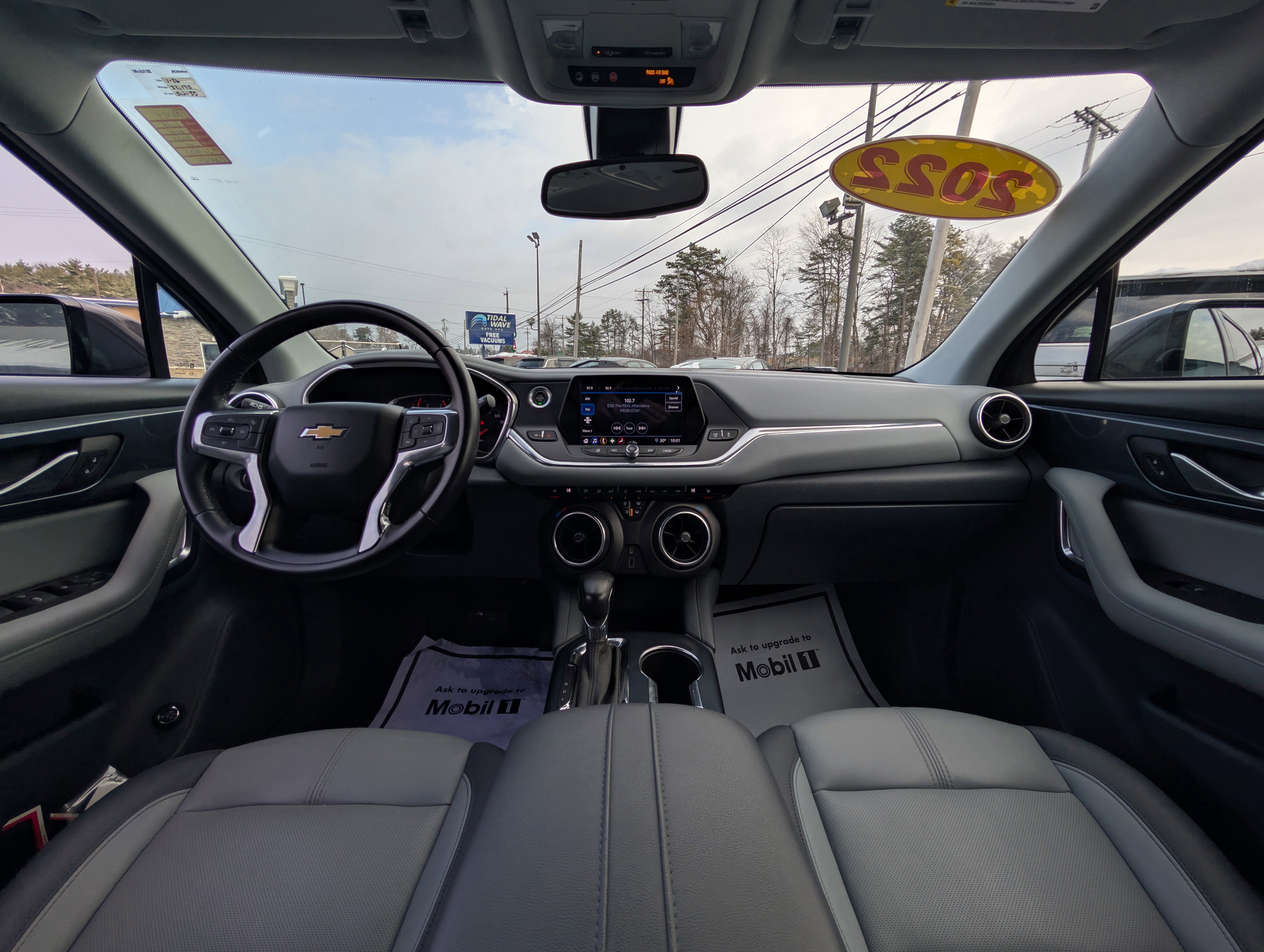 Used 2022 Chevrolet Blazer LT image 2