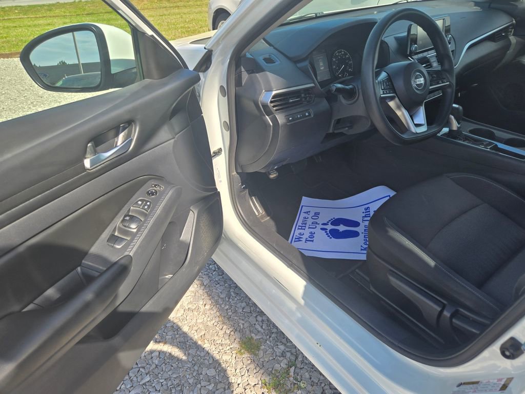 Used 2022 Nissan Altima 2.5 S image 5