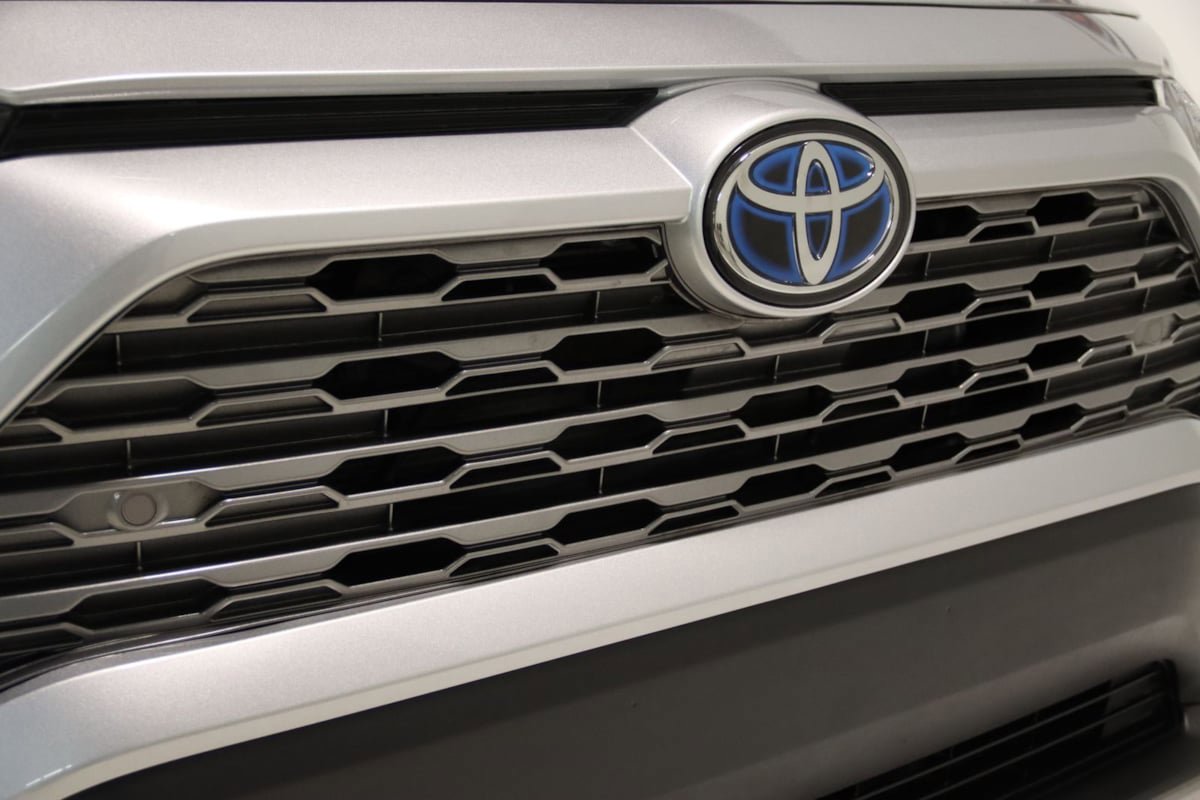 Used 2022 Toyota RAV4 Limited AWD/4WD image 23