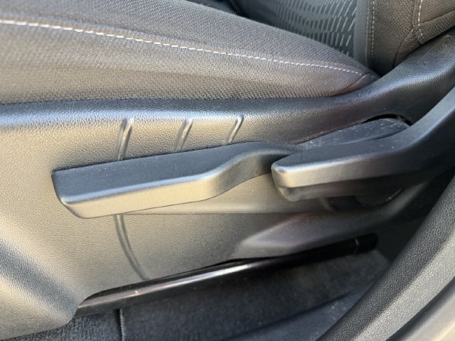 Used 2025 Chevrolet Equinox LT w/ Safety and Technology Package FWD image 24