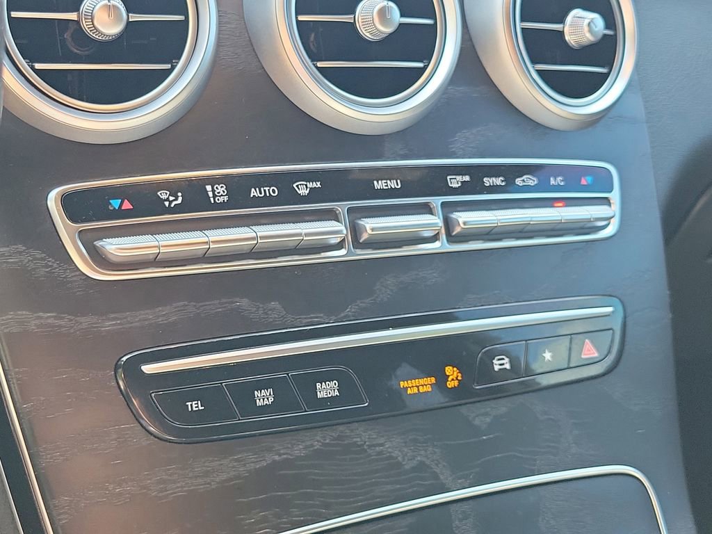 Used 2022 Mercedes-Benz GLC 300 image 35