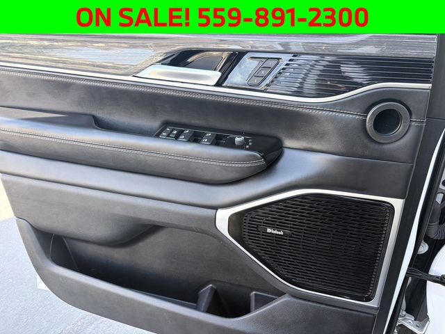 Used 2022 Jeep Wagoneer Series III w/ Premium Group I RWD image 14