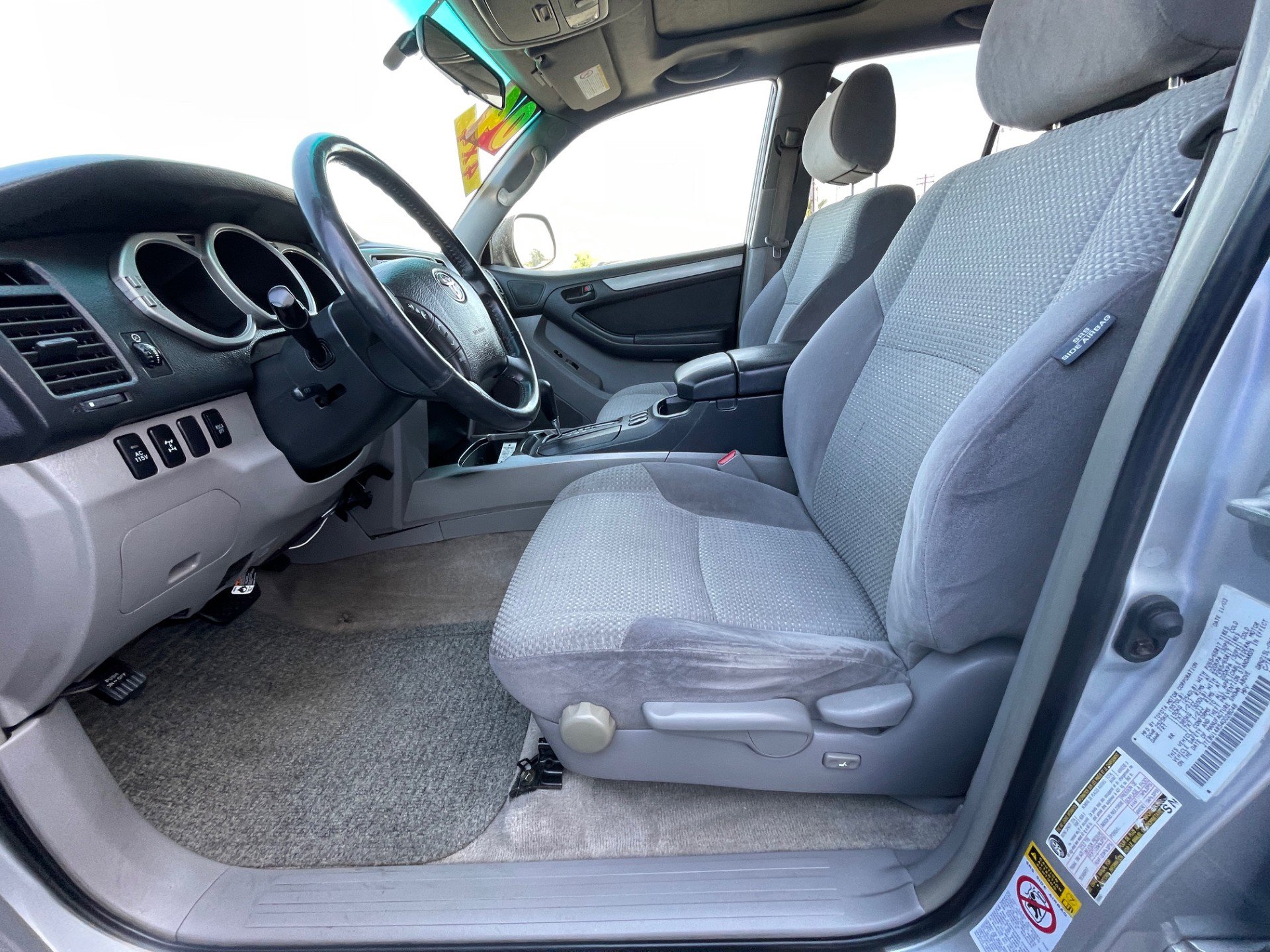 Used 2004 Toyota 4Runner SR5 AWD/4WD image 12