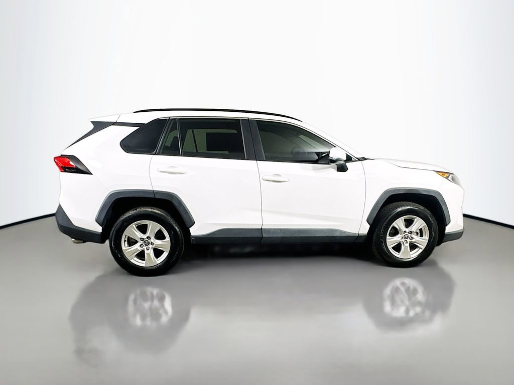 Used 2021 Toyota RAV4 XLE w/ Convenience Package image 7