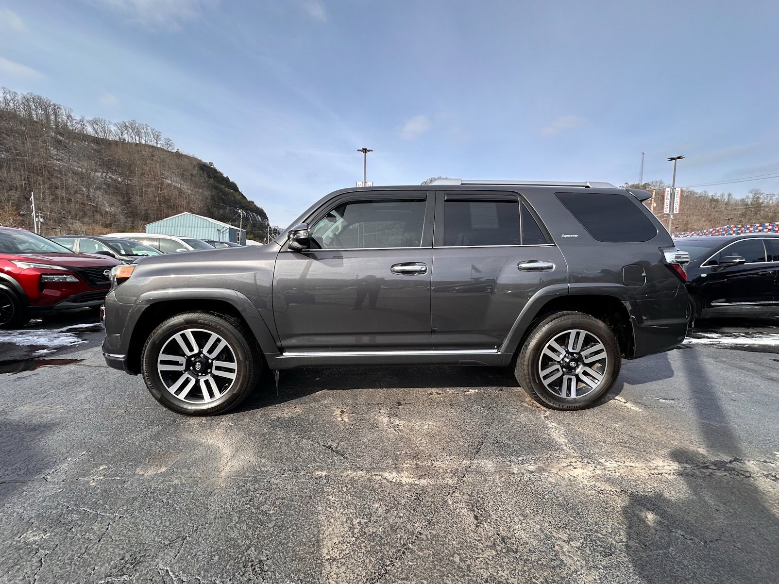 Used 2017 Toyota 4Runner Limited image 20