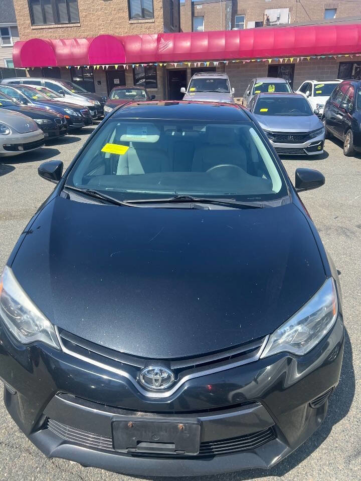 Used 2015 Toyota Corolla LE FWD image 2