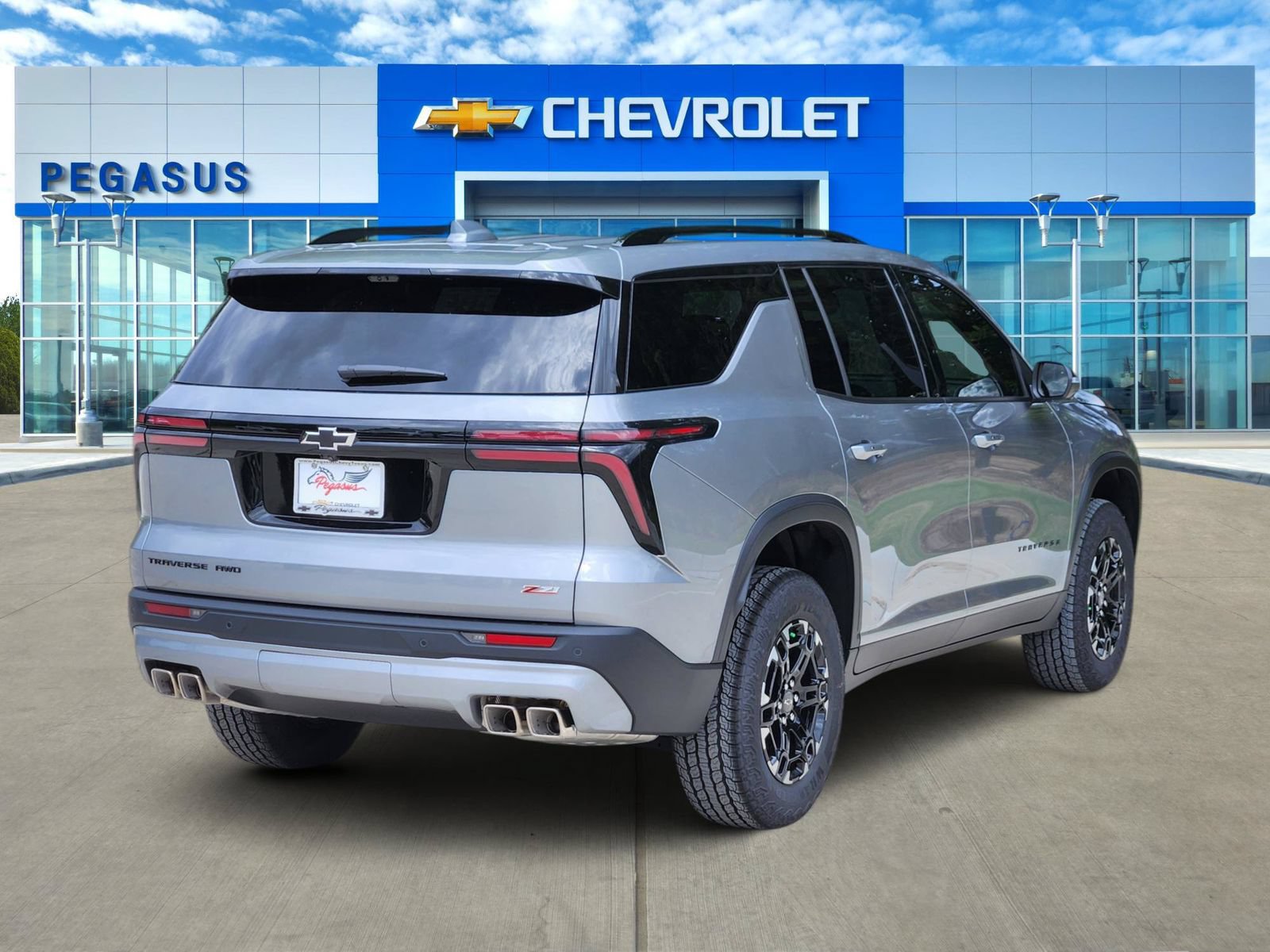 New 2027 Chevrolet Traverse Z71 w/ Driver Confidence Package AWD/4WD image 4