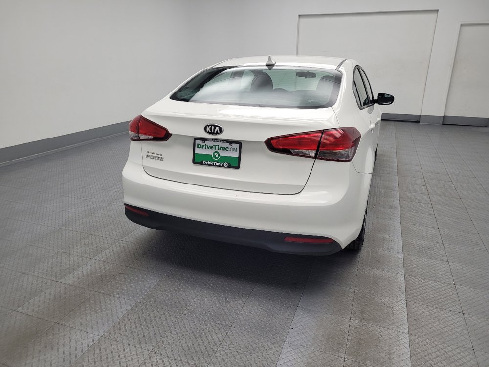 Used 2017 Kia Forte LX image 7