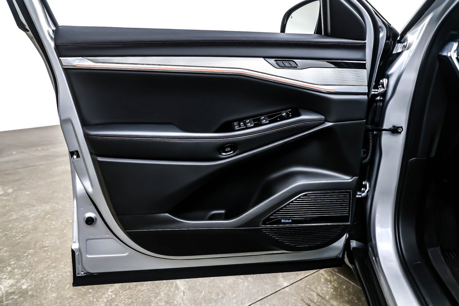 Used 2025 Jeep Wagoneer S Launch Edition image 22