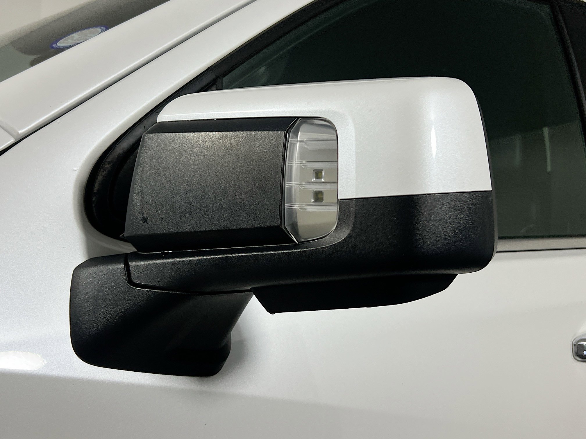 Used 2020 Chevrolet Silverado 1500 High Country w/ Technology Package image 12